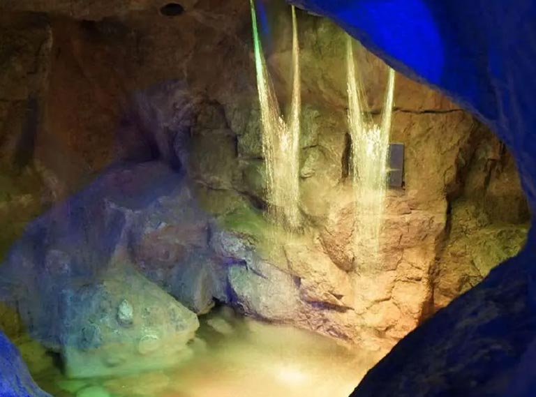 la spa dell'Hotel Soreghes in Val di Fassa